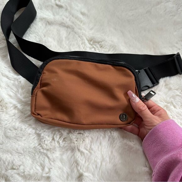 Lululemon brown Fanny pack / belt bag - Picture 3 of 8